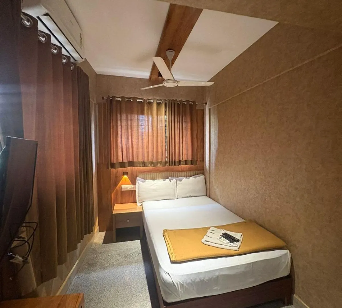 Crystal Inn By D2V Kochi