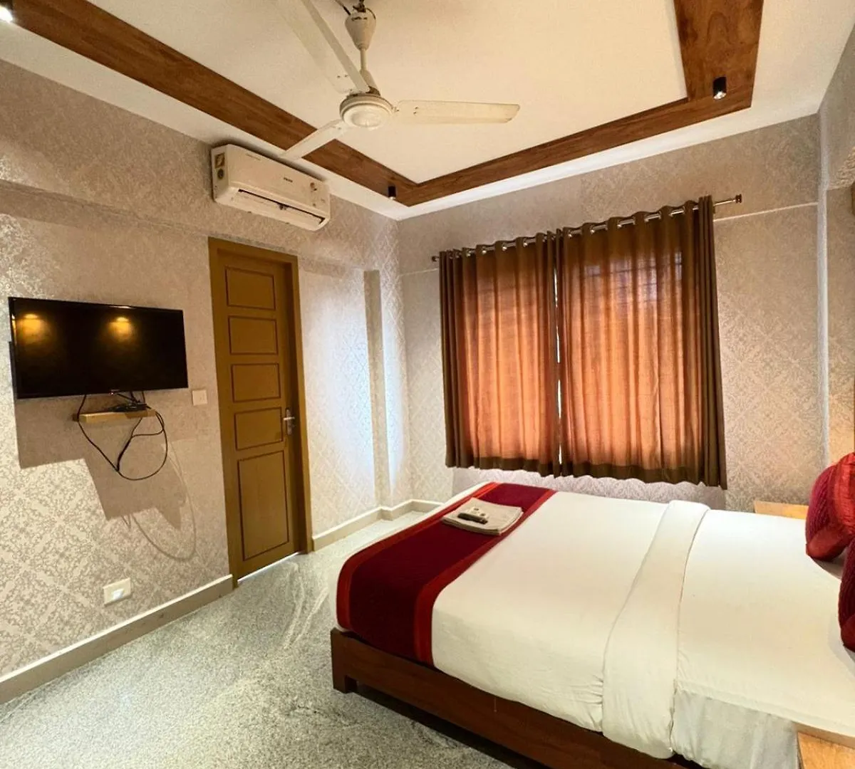 ** Hotel Crystal Inn By D2V Kochi Indie